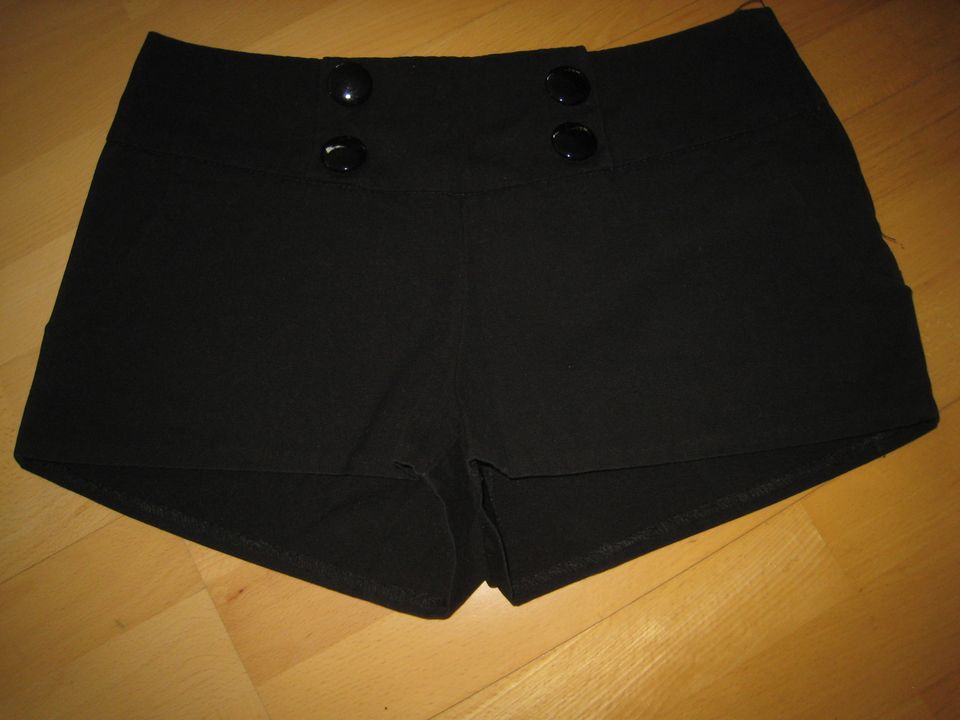 Damen Shorts, schwarz Gr. 40 von H & M in Schwarzenbach a d Saale