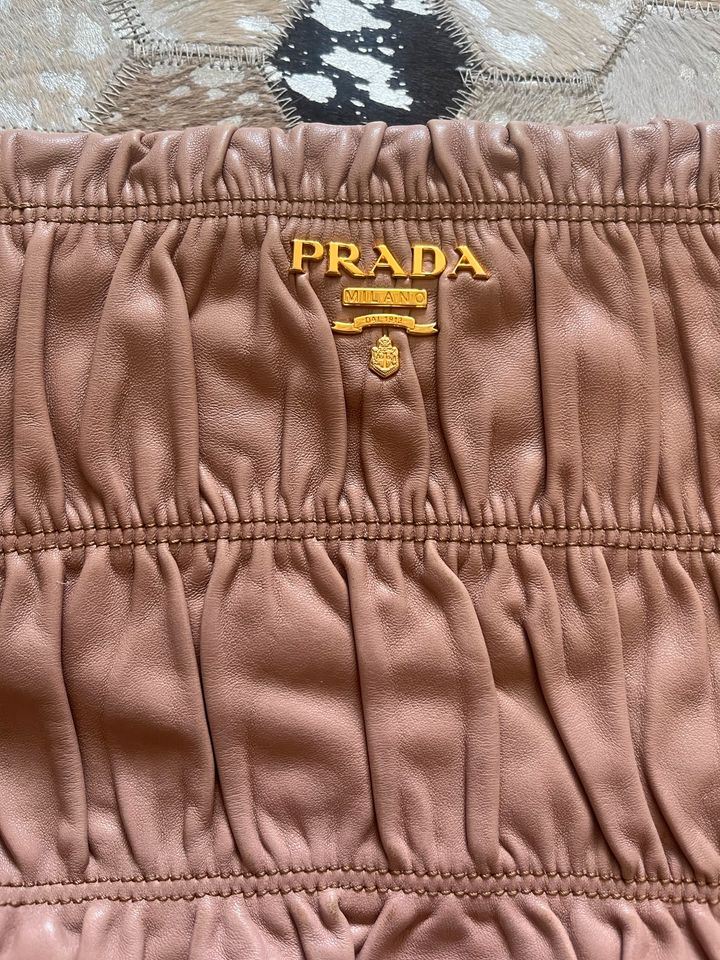 Original Prada Clutch Tasche Bag nude Leder in Bochum