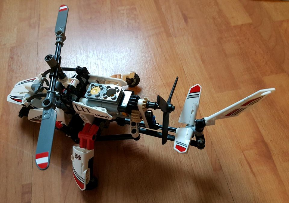 Lego Technic Ultralight Helicopter 42057 in Verl