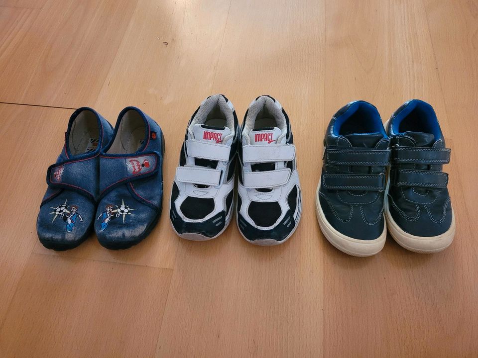 Schuhe, Schuhpaket Größe 29, Sneakers, Hausschuh, Sportschuh in Fraunberg