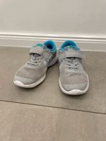 Nike Sneaker Turnschuhe grau blau türkis Größe 29,5 Nordrhein-Westfalen - Kirchlengern Vorschau
