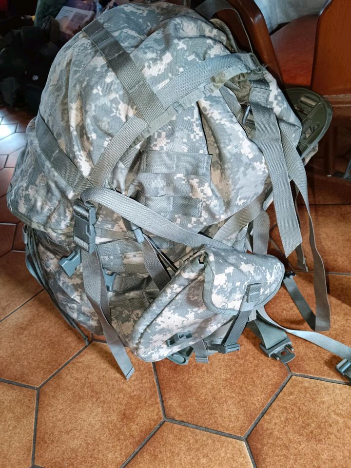 Rucksack US Army Molle 2 Militär Rahmen in Eschach (bei Schwäbisch Gmünd)