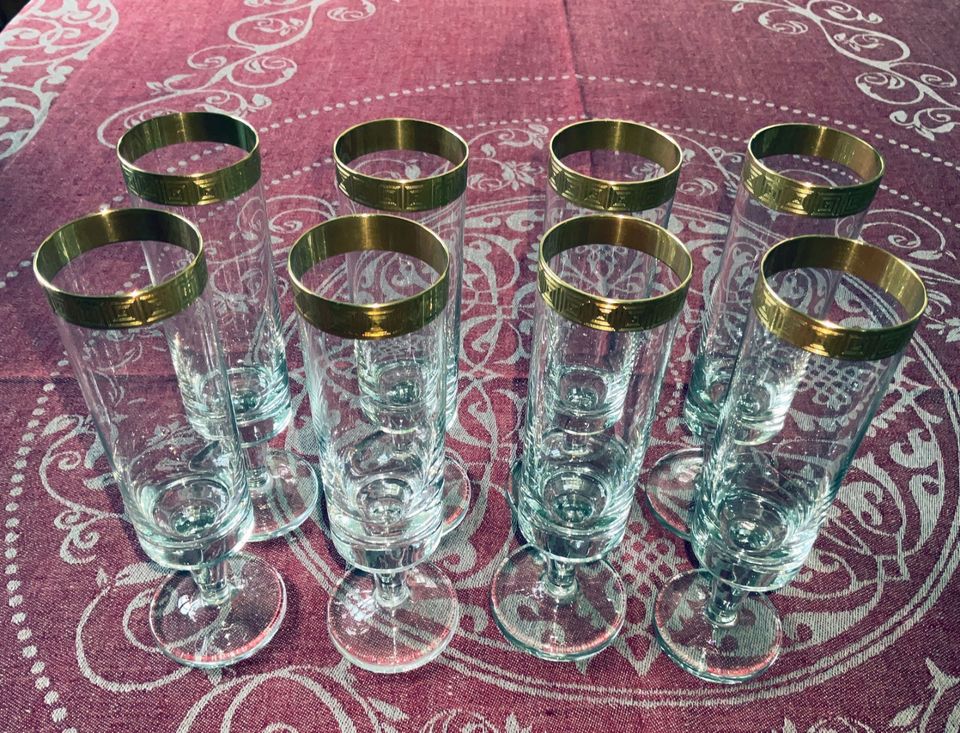 Alte Sekt Wein Kristall Gläser mit geprägtem Goldrand 8 Stück in Hamburg