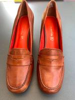 Tamaris Collegeschuhe Pumps Plateau Absatz braun Leder 41 Rheinland-Pfalz - Bodenheim Vorschau
