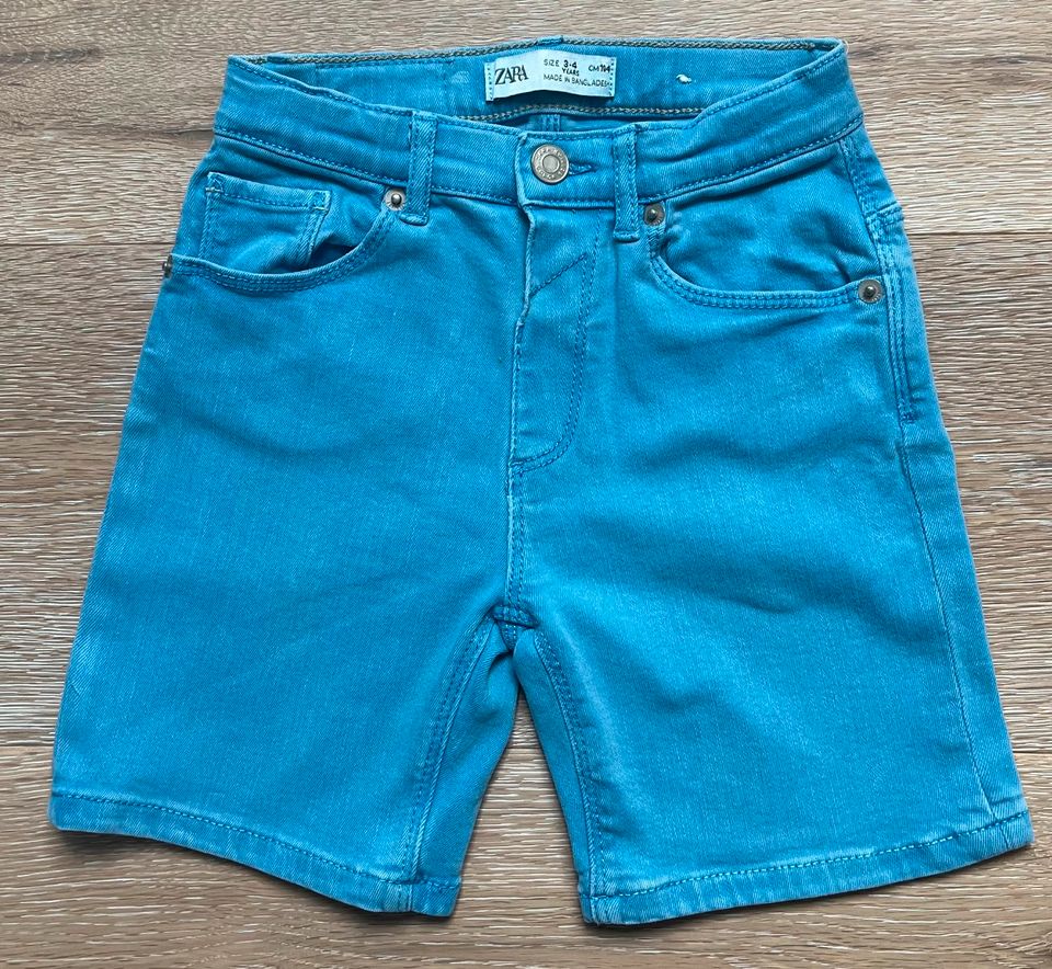 ZARA Jeans Shorts kurze Hose hellblau 104 in Hünfelden