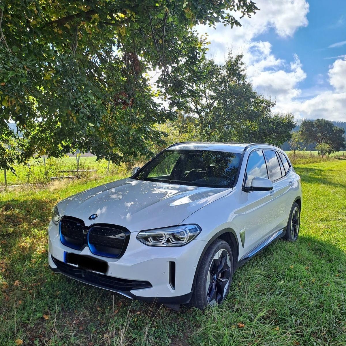 Abbildung des Autos BMW iX3 IMPRESSIVE AHK L…