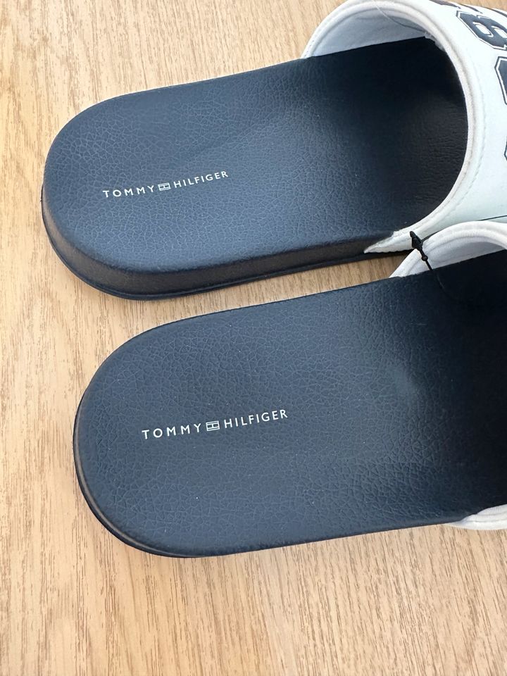 Tommy Hilfiger Pantolette neu mit Etikett in Frankfurt am Main