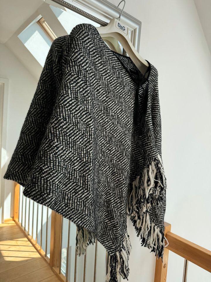 100% original Dolce & Gabbana D&G Cape Strickjacke 44 40 Poncho in München