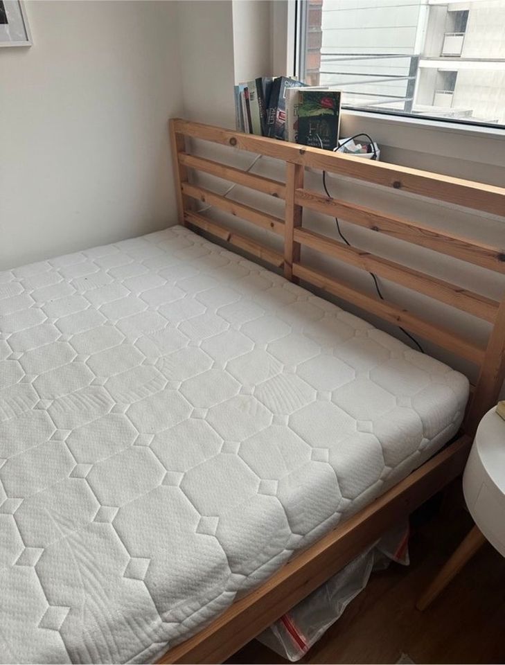 Ikea Tarva Bett Holz 140 x 200 mit Lattenrost in Berlin