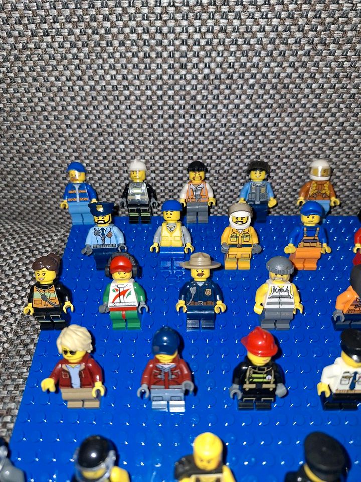 Lego Figuren City Konvolut pro Figur 1,50 Euro in Twist
