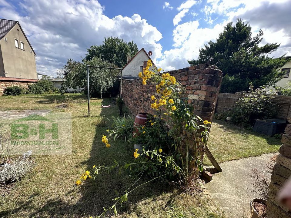 Bungalow - Wfl. ca. 110 qm 3,5 Zimmer mit ca. 1500 qm Garten, Garage bei Thalheim/Sandersdorf für handwerklich Begabte in Wolfen