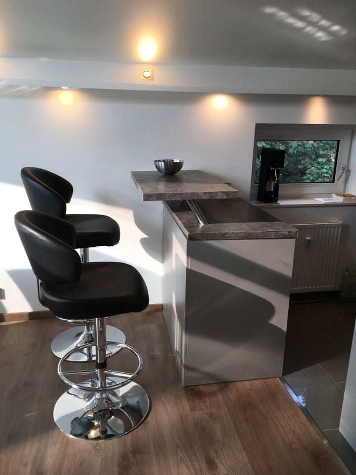 38 qm² Luxus-Apartment möbliert unter dem Dach mit Sonnenbalkon in Solingen
