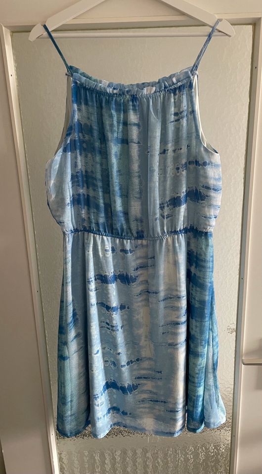 Blau weißes batik Sommerkleid gr 44 in Kaltenkirchen