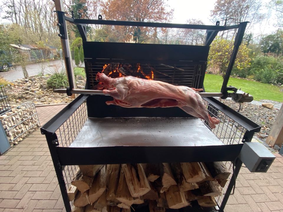 Spanferkelgrill, Lammgrill, Drehspieß zum mieten in Brühl