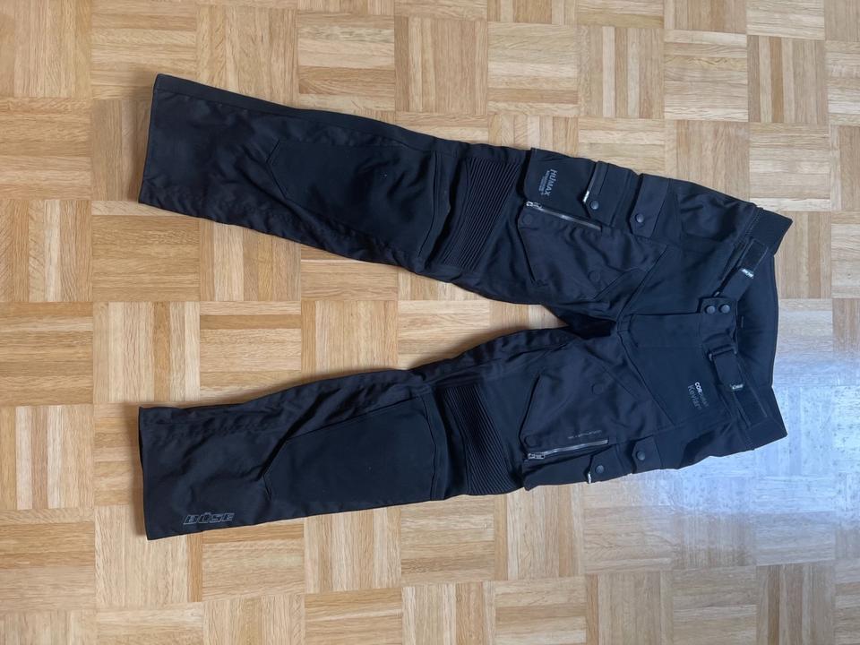 Büse Borgo Motorrad Textilhose / Schwarz / Größe 48 in Pliening