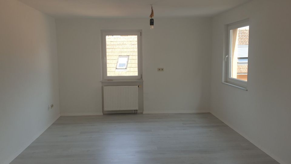 helle,4 Z.-Wohnung, ruhiger Lage, 97654Bastheim/ Rödles Blumenstr in Bastheim