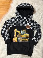 Pullover Hoodie Pulli Gr. 98 104 neu handmade Bagger junge Baden-Württemberg - Siegelsbach Vorschau