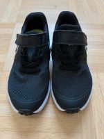 Nike Star Runner Sneaker schwarz Gr. 28 Sportschuhe Kr. München - Ismaning Vorschau