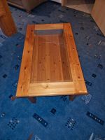 Wohnzimmer Tisch voll Holz Kiefer mit Glas Platte und 2 Körben Hessen - Gilserberg Vorschau