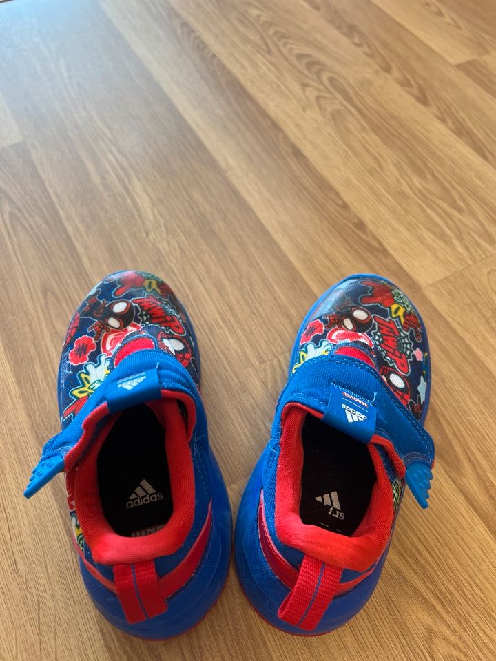 Adidas Marvel Grösse 26,5 in München