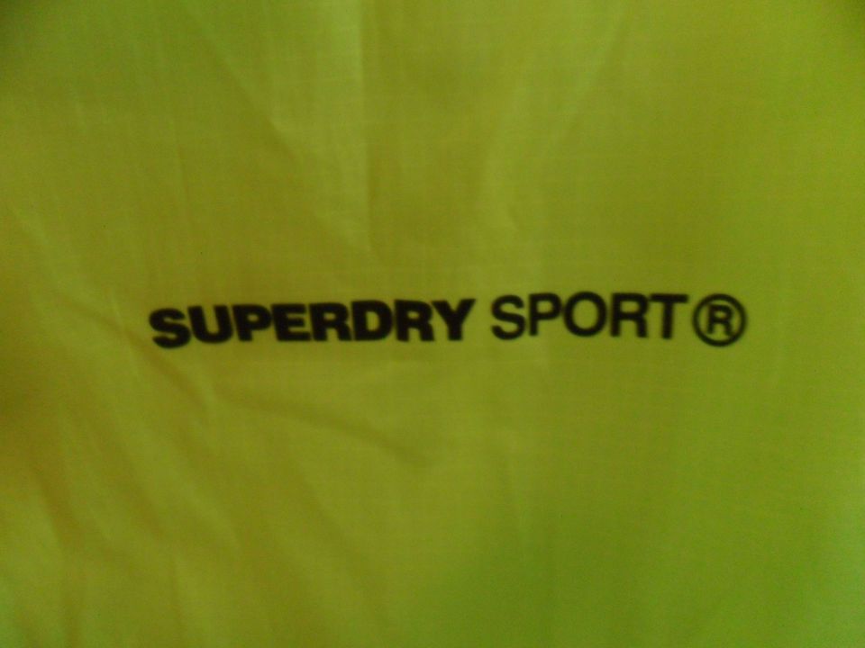 Regenjacke, Damenregenjacke, Größe 36, Super Dry Sport, neongrün in Neumünster