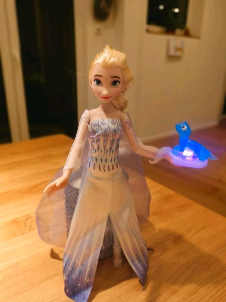 Elsa Frozen 2 Interaktiv Eiskönigin in Egelsbach