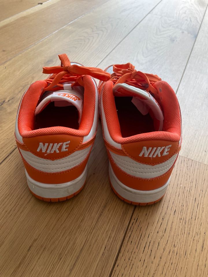 Nike Dunk orange in Wuppertal
