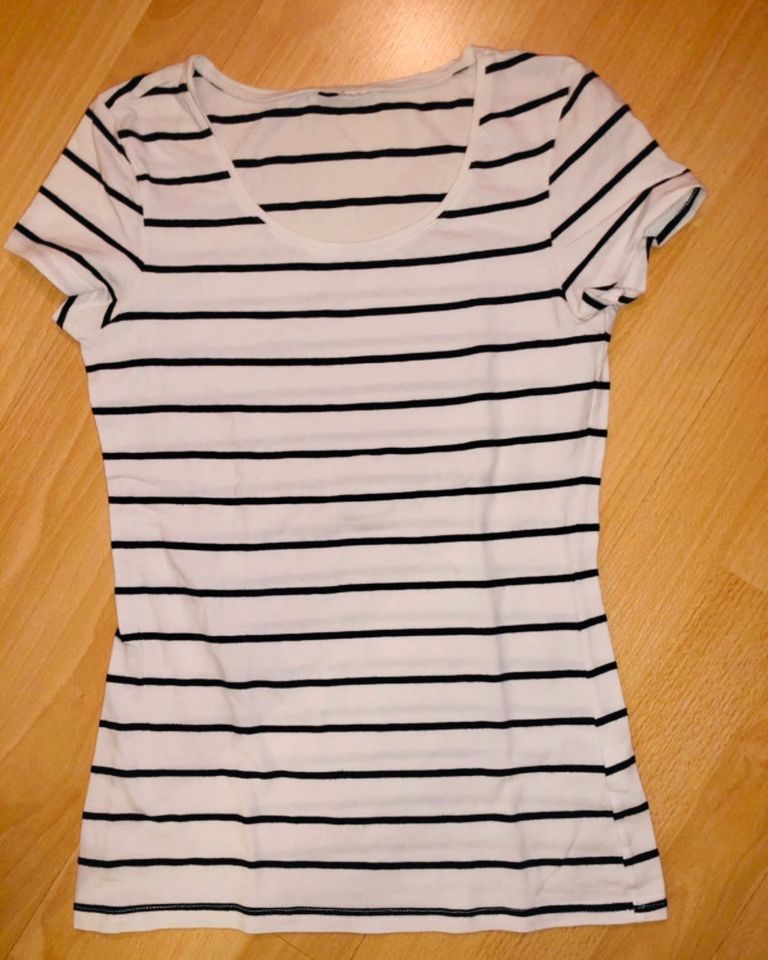 H&M Mädchen T-Shirt 158/164 weiß schwarz in Walldürn