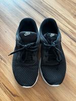 Nike Sneaker Turnschuhe Schuhe Größe 28 Saarland - Nalbach Vorschau