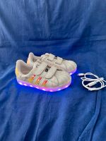 Mädchen LED Schuhe Gr. 30 mit Aufladekabel und Klettverschluss Bielefeld - Schildesche Vorschau
