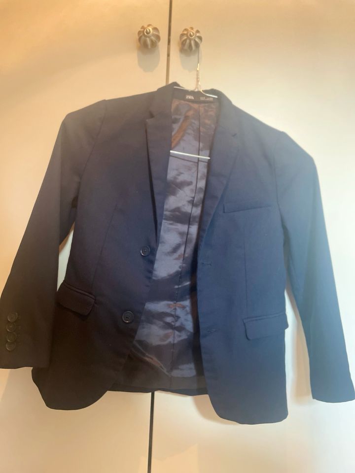 Jungen Anzugblazer ZARA Gr. 134 in Lauf a.d. Pegnitz