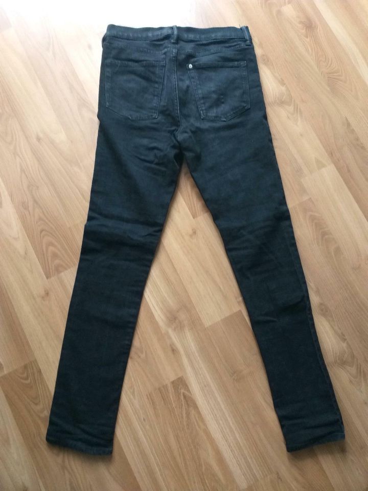 Jeans schwarz 33/32 NEU in Schwetzingen