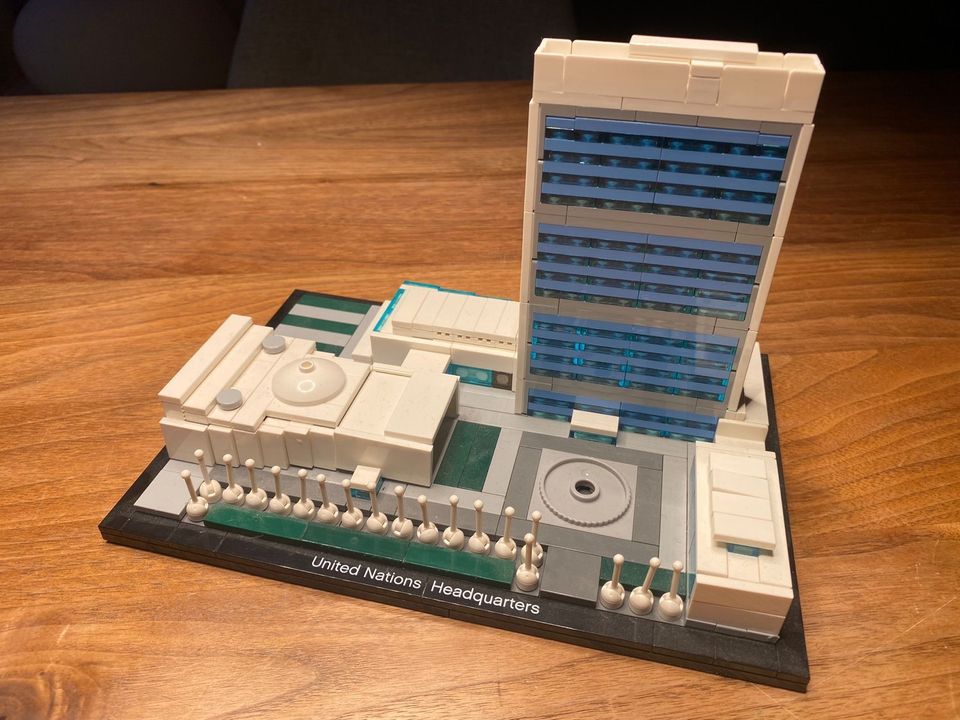 Lego Architecture United Nations Headquarters in Hamburg
