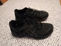 schwarze Asics Schuhe Größe 41,5 Nordrhein-Westfalen - Köln Vogelsang Vorschau