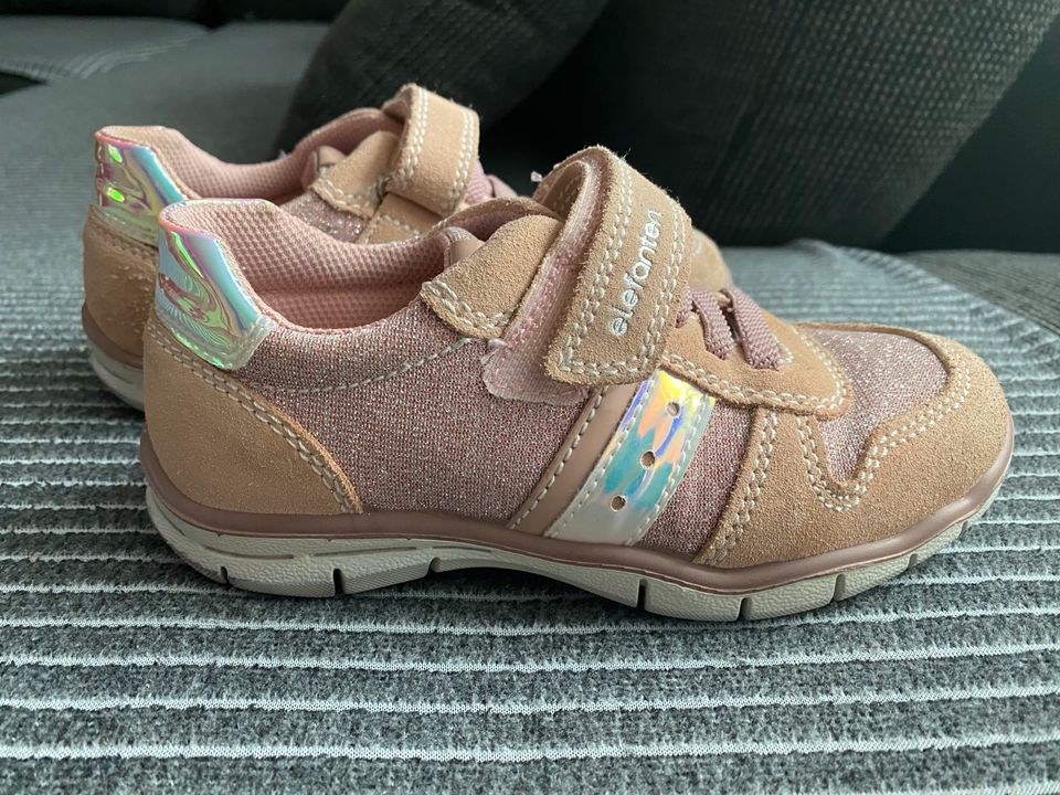 Elefanten Schuhe Mädchen rosa/beige 29 in Celle