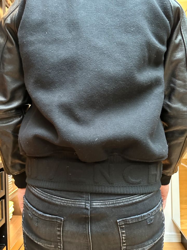 Givenchy Lederjacke Größe XL in Berlin - Grunewald | eBay Kleinanzeigen ist  jetzt Kleinanzeigen