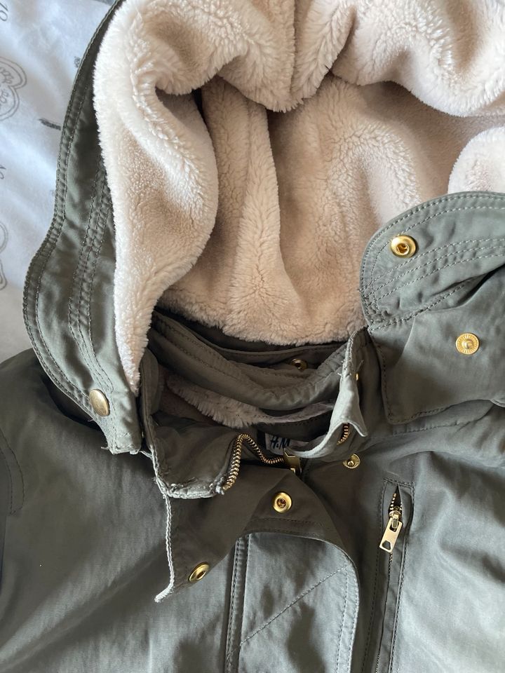 Parka Übergangsjacke Jacke Mantel Mädchen H&M 158 Khaki grün in Kirchberg