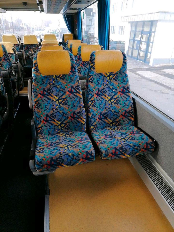 Sitzbänke aus Reisebus setra 315GT in Korweiler