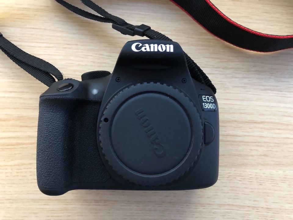 Canon EOS 1300D mit viel Zubehör in Bergisch Gladbach