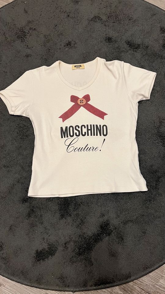 Moschino Tshirt Shirt in Hamburg