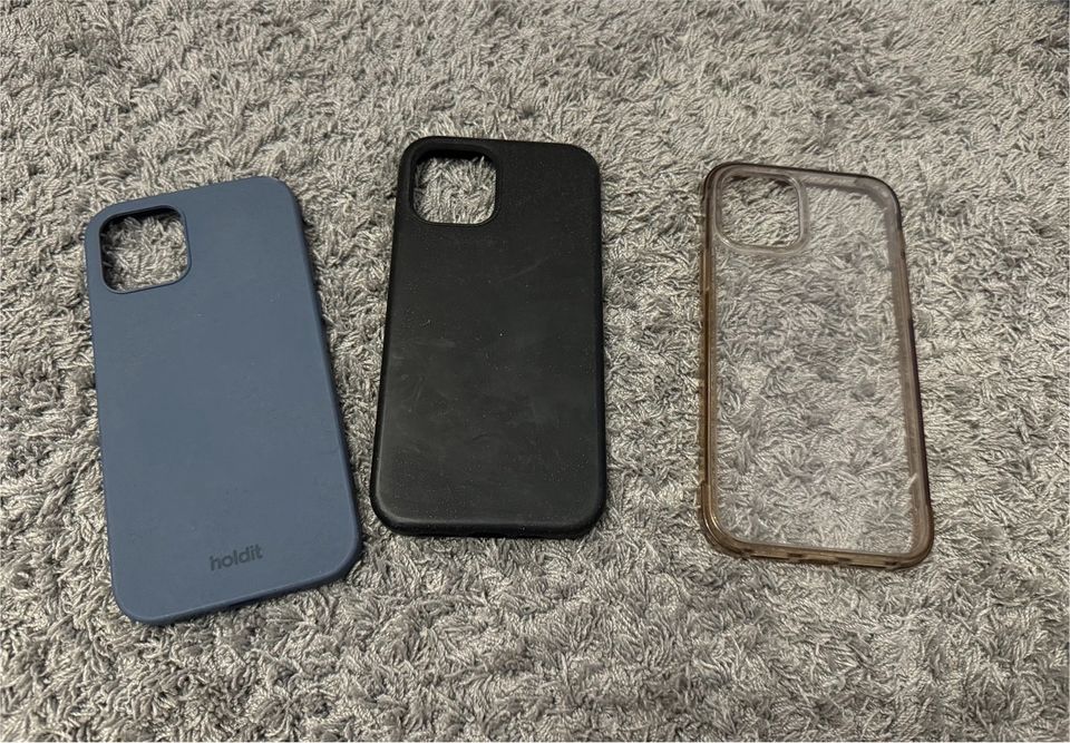 3 iPhone 12 Hüllen blau, schwarz und transparent in Ilvesheim