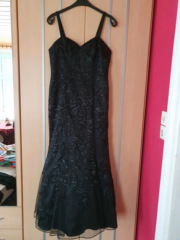 Abendkleid mit dünnem Umhang  Gr. 38/M in schwarz mit Kleidersack in Garstedt