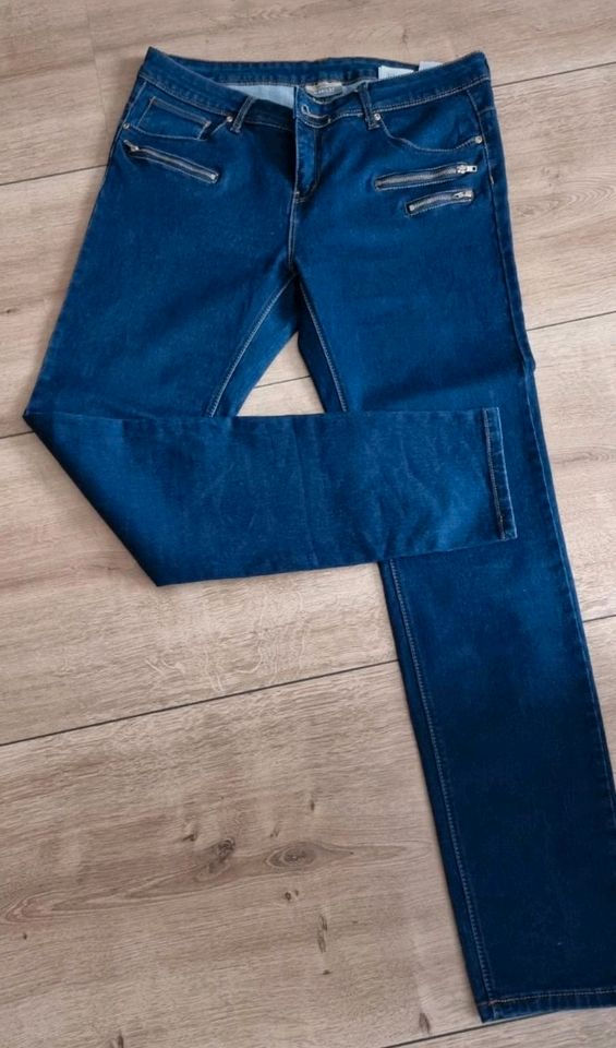 Dunkelblaue Skinny Jeans mit coolen Reißverschlüssen W33 L32 in Ditzingen