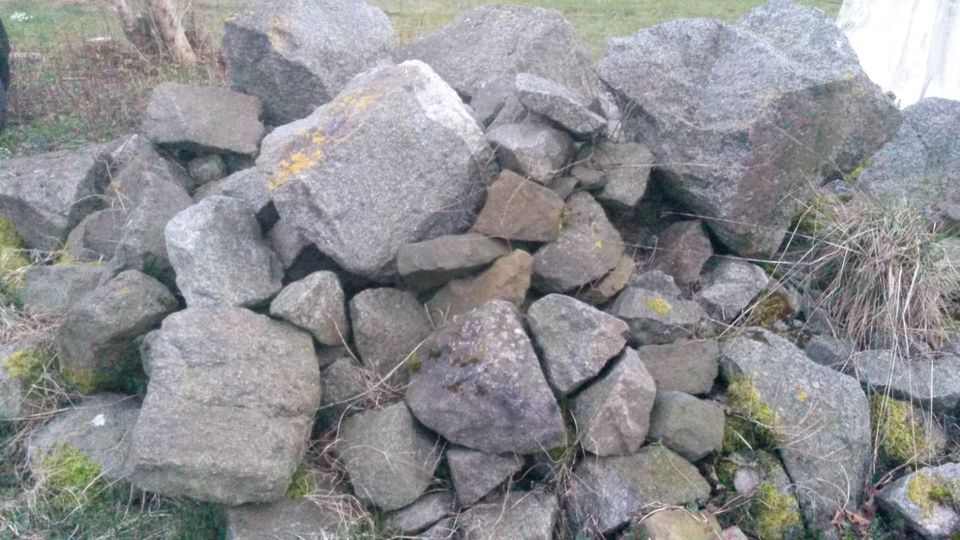 Günstige Granitsteine versch. Größen, Dekosteine, Steine Garten in Wächtersbach