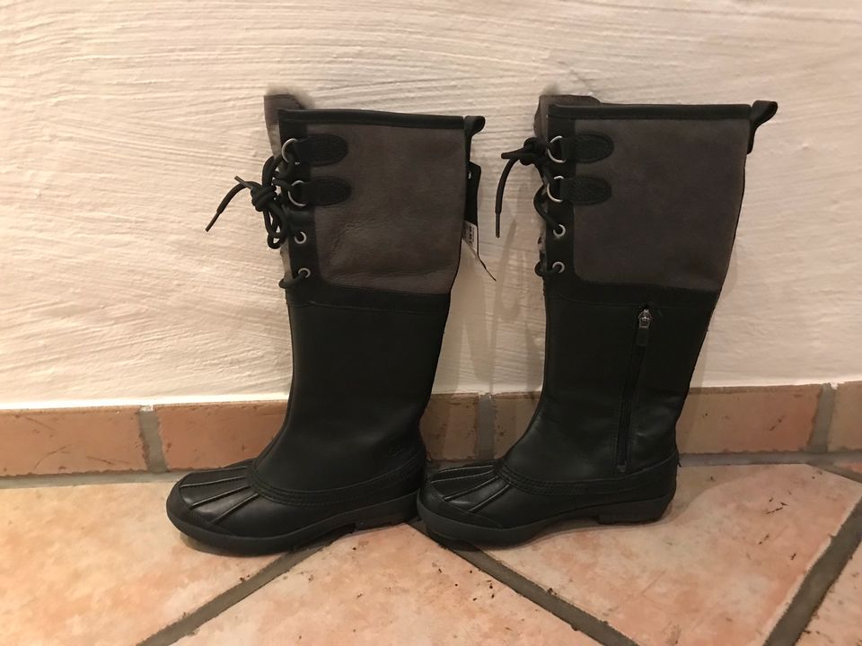 Neue schwarze UGG Belcloud Lammfell/Leder Gr. 36 in Essen-Margarethenhöhe