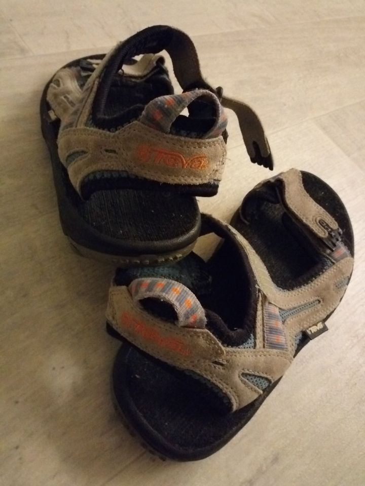 Sandalen TEVA in Lörrach