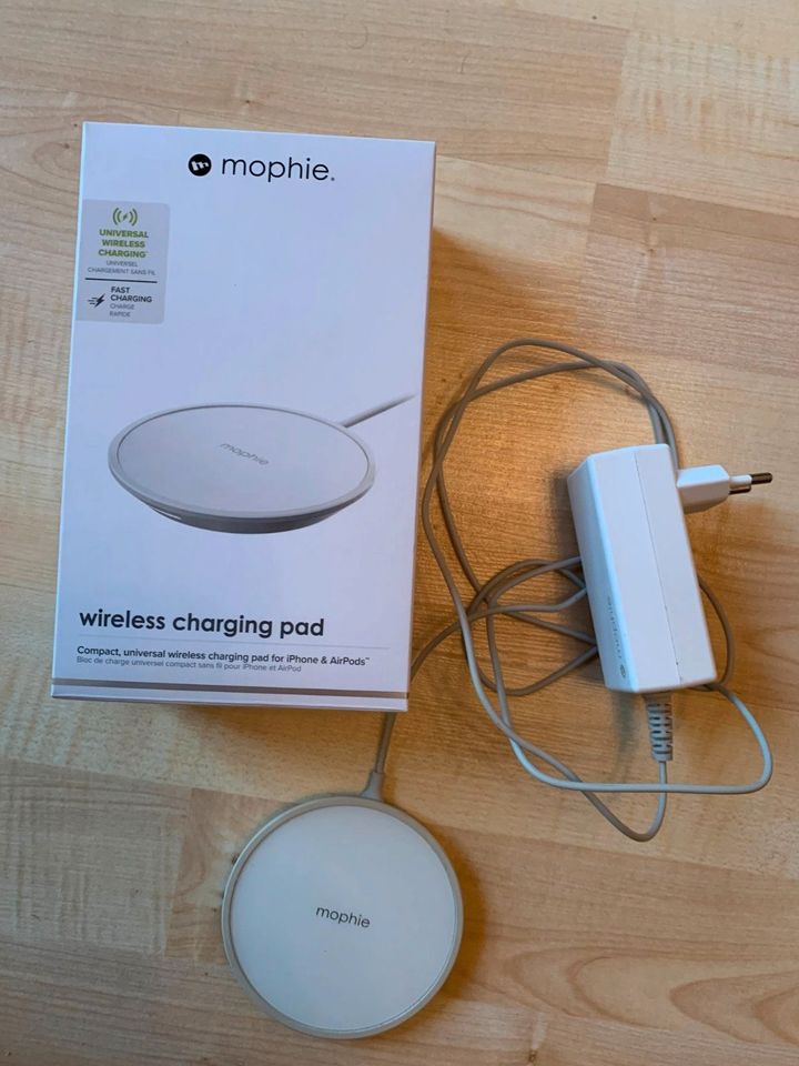 Mophie Wireless Charging Pad QI - weiß - wie NEU - mit OVP in Empfingen