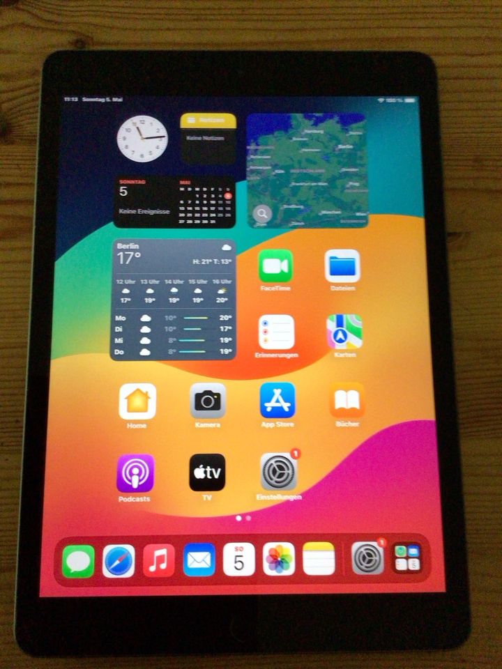 iPad 7 th Generation 2019 IOS 17.5.1 Tablet in Wutöschingen