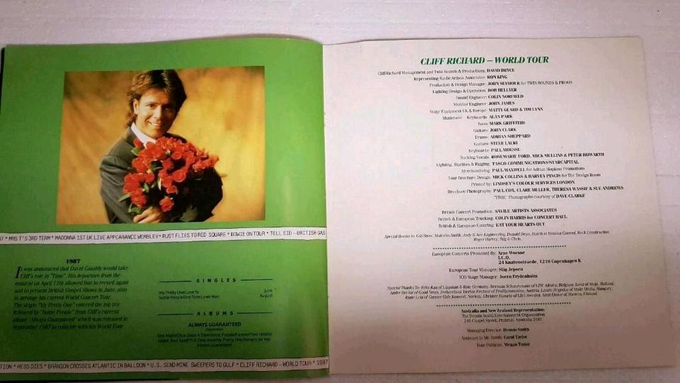 CLIFF RICHARD Raritäten : Tourbooks '87 & '90 in Mücke