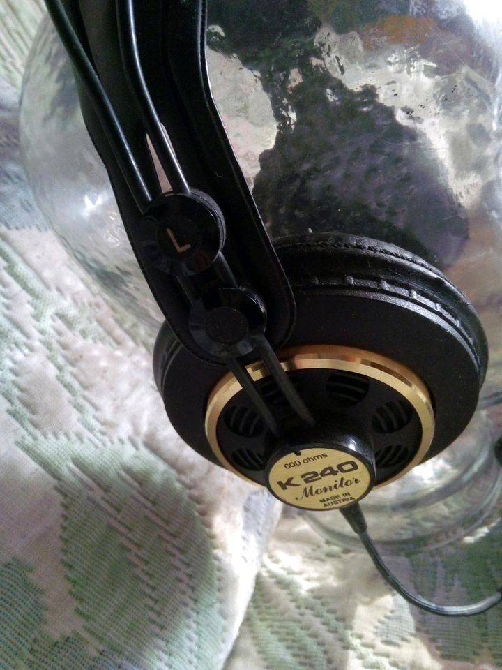 AKG Kopfhörer K240 in Hagen